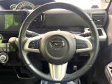 インテリアに合わせたデザインのステアリングは、運転される方のことも考え、運転しやすい形状、大きさです。是非一度、実際に触ってお確かめください。