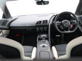 Audi Approved大阪南は正規ディーラーであることはもちろんのこと、保険代理店でもあります。セールススタッフは保険の有資格者ですので保険のご相談もお任せください。