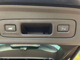 【パワーバックドア】スマートキーや運転席のボタンを押すだけでリアゲートが自動で開閉します!荷物を持っている時や、高い位置にあるバックドアを閉める際に便利な機能です♪