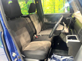 運転席シート廻りは使用感も少なく、良好な状態となっています。丁寧に使われていたことがよくわかりますね。