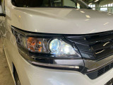 ディスチャージヘッドライト装備で夜道もスッキリとした視界で安心して運転出来ます!