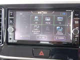 純正7インチナビは、地デジTV、FM/AM、Bluetooth Audio、SDカード(音楽、画像、動画)、DVD再生、CD録音/再生、ハンズフリーフォン、スマホ連携、NissanConnect サービスなど対応の高性能モデルです。