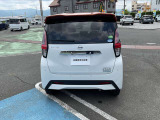 ドッシリ感のあるリヤバンパー