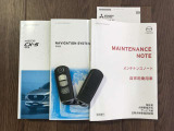 取扱書&整備手帳揃っております☆遠くからドアの開錠施錠が出来る便利なキーレスを装備しています。