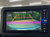 【バックカメラ】駐車時に後方がリアルタイム映像で確認できます。大型商業施設や立体駐車場での駐車時や、夜間のバック時に大活躍!運転スキルに関わらず、今や必須となった装備のひとつです!