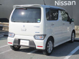 リヤコンビネーションランプを初代モデルを彷彿させるバンパー上端に配置した為、荷室開口幅が先代モデルよりも100 mm拡大し、荷物の載せ降ろしが、よりスムーズに出来るようになりました。
