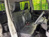 運転席シート廻りは使用感も少なく、良好な状態となっています。丁寧に使われていたことがよくわかりますね。