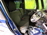 運転席シート廻りは使用感も少なく、良好な状態となっています。丁寧に使われていたことがよくわかりますね。