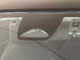 【ホンダセンシング】走行中に前方の車両等を認識し、衝突しそうな時は警報とブレーキで衝突回避と被害軽減をアシスト。より安全にドライブをお楽しみいただけます。