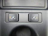 寒い日に重宝するシートヒーターを運転席&助手席に設置!エアコンより早く温まるので寒がりの人におすすめです!エアコンと違って空気が乾燥しにくいのもシートヒーターの嬉しいポイントです★