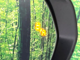 【ブラインドスポットモニター】走行中、ドアミラーの死角になりやすい箇所に後続車が接近するとサイドミラーのレンズに警告を表示!ドライバーに注意喚起をしてくれます。