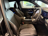 メルセデス・ベンツの定める厳しい基準をクリアしたお車のみをご案内させて頂きます。納車前整備はメーカー規定に基づき100項目以上にも及ぶ点検を熟練のメカニックによって行いご納車させて頂きます。