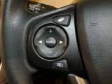【ステアリングリモコン】ステアリングにオーディオ調節可能なスイッチが装備されていますので運転中でも視線をそらさずにオーディオの調節が可能です!