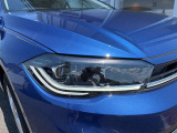 IQライト装備車です。対向車が来ると、自動で対向車の居ないところだけ照射し、前方に走る車がいると自動で減光します。