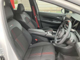 【運転席&助手席】シートは硬くなく座りやすい仕様です!シート色が黒色なので汚れも目立ちにくいですよ(^▽^)
