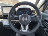 ステアリングスイッチが付いているので、運転中でも音量調整やチャンネル変更がスムーズにできちゃいます♪
