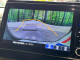 【バックカメラ】駐車時に後方がリアルタイム映像で確認できます。大型商業施設や立体駐車場での駐車時や、夜間のバック時に大活躍!運転スキルに関わらず、今や必須となった装備のひとつです!