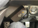 【ステアリングヒーター】冬場の寒い日に手がかじかんで運転が危険にさらされることもこれがあれば安心です!!ハンドルがじわっと暖かくなります♪