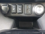 寒い日もスイッチひとつですぐに暖かくなる、運転席・助手席ヒーター付シート