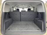 【トランク】積み込みやすくて、たっぷり積める荷室です。シートアレンジできるものは、乗車人数と荷物の量や大きさによってシートを動かすことができるので、より快適なドライブが可能です!