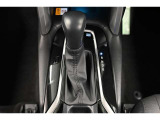 ハイブリッドカーですが運転操作は普通の車と変わりませんのでご安心ください。操作方法はスタッフが説明いたしますのでお気軽にご質問ください