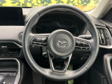 【純正革巻きステアリング】上質な革を使用することで、手にしっかり馴染みとても運転しやすいハンドルです♪