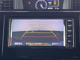 狭い駐車場や立体駐車場などもリアルに映るバックガイドモニター付でラクラク駐車♪