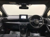 インパネ周りのムダをそぎ落としたことで、広さと快適さがが確保され、運転に集中できる空間となっています。