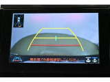 バックガイドモニターで、後方を確認しながら安心して駐車することができます。運転初心者も熟練者も必須の機能ですよ!