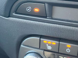 寒い日にはとても重宝するシートヒーターが運転席・助手席に装備されています。