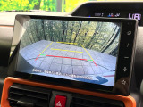 【バックカメラ】駐車時に後方がリアルタイム映像で確認できます。大型商業施設や立体駐車場での駐車時や、夜間のバック時に大活躍!運転スキルに関わらず、今や必須となった装備のひとつです!