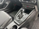 気になる車はすぐにお問い合わせください!画面右側の0066から始まる無料ダイヤルからお問い合わせ下さい!専門スタッフがお車のご質問にお答えいたします!