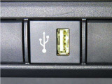 USB端子を装備しております。