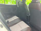 運転席側後部座席