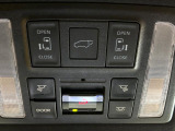 【パワーバックドア】スマートキーや運転席のボタンを押すだけでリアゲートが自動で開閉します!荷物を持っている時や、高い位置にあるバックドアを閉める際に便利な機能です♪