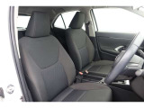 しっかりとしていて上質な座り心地のシートです。 座り心地も良くて長時間の運転も快適ですよ。 肌触りの良いシートが評判です。