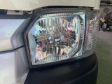 暗い道でも明るいライトでサクサク運転できますよ!