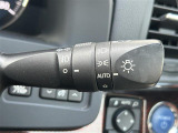 【オートライト(AUTO)】外の明るさをシステムが感知して、自動でヘッドライトが点灯します!ヘッドライトをつけ忘れを防ぐ便利機能です。