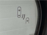 車線変更時の後方確認をアシストしてくれるブラインドスポットモニター!ドアミラーの死角を検知してくれるから車線変更もスムーズです。