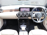 CLAクラス CLA200d 本革シート サンルーフ