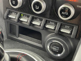 気になる車はすぐにお問い合わせください!画面右側の0066から始まる無料ダイヤルからお問い合わせ下さい!専門スタッフがお車のご質問にお答えいたします!
