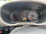 整備スタッフは国家資格を持つプロの整備士です。車検の受入/中間/完成検査と保安基準発行のすべても自社で行います。