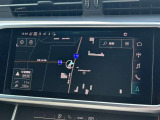 ●MMIナビゲーション『高解像度カラーディスプレイに、Bluetooth(R)接続によるハンズフリー通話機能を搭載しています。』