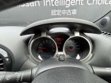 大きくて見やすいスピードメーター。スポーツカーのようなデザインで運転も楽しくなります、