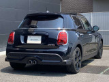 MINI正規販売店のお車は、全てのお車にMINI認定中古車の保証書が発行されます。保障約款もございますので保障内容が明確でございます。お客様にご安心してお乗り頂けますよう、全力でお客様をサポート致します。