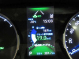 イグニッションONで鮮やかに発光するメーター。