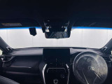 落ち着いたカラーの内装で、ゆったりと運転したい方に。