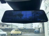 デジタルディスプレーミラーで後方視界は雨の日でもクリア