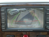 車の背後をディスプレイで確認できるバックカメラを搭載しております。駐車が苦手な方には嬉しい機能ですね♪もちろん目視での確認もお忘れなく!