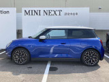 全国の正規ディーラーにて、対応可能な認定中古車保証付となります。アフターメンテナンスもお近くの正規ディーラーにて可能となりますので、ご安心してお選びけます。